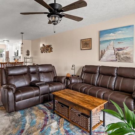 Pet Friendly Townhome With Gulf Views And Hot Tub Right Across From Beach And Schooners Панама-Сіті-Біч Екстер'єр фото